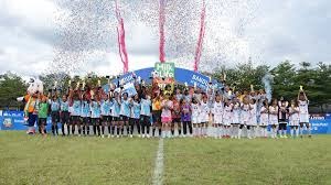 首钢“老队长”陈磊助阵民间篮球赛 与球员交流切磋